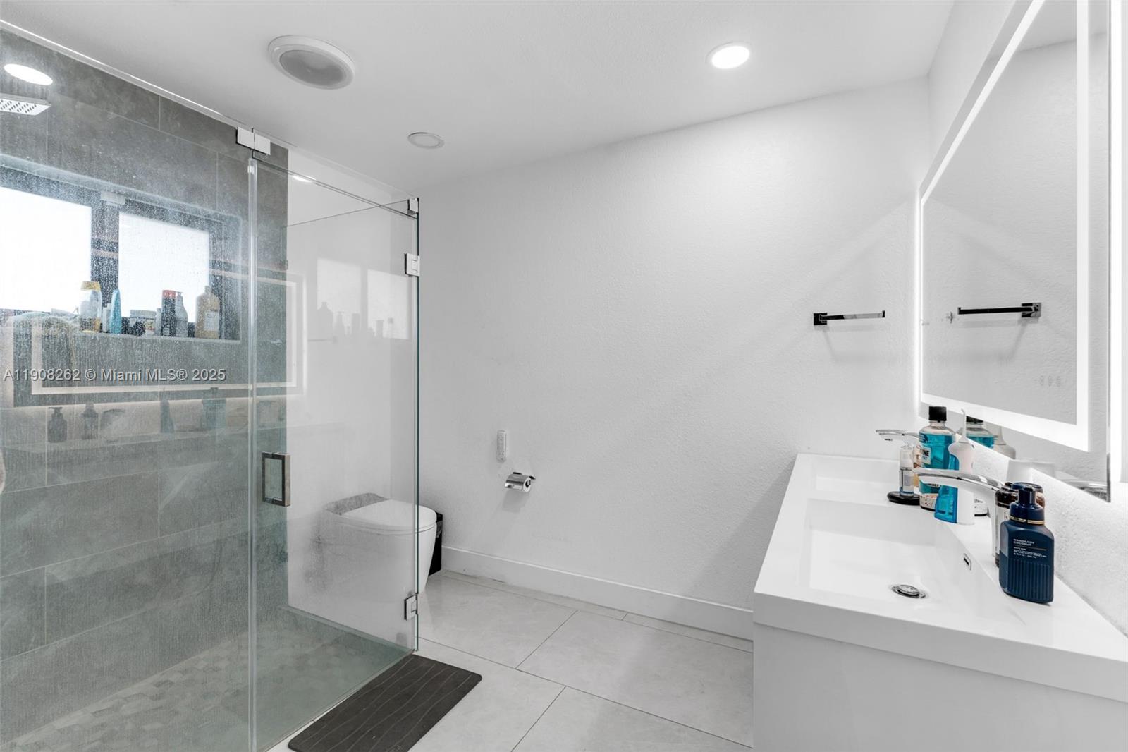 SWEETWATER ESTATES SUB - Residential