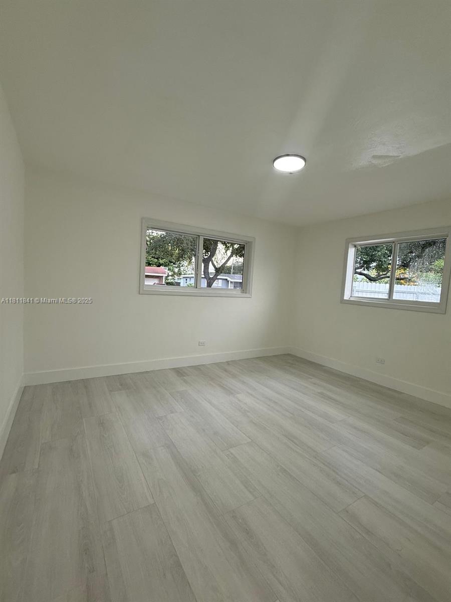 651 N 73rd Ave 1