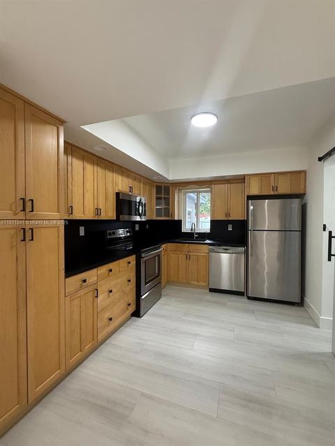 651 N 73rd Ave 1 Hollywood FL 33024