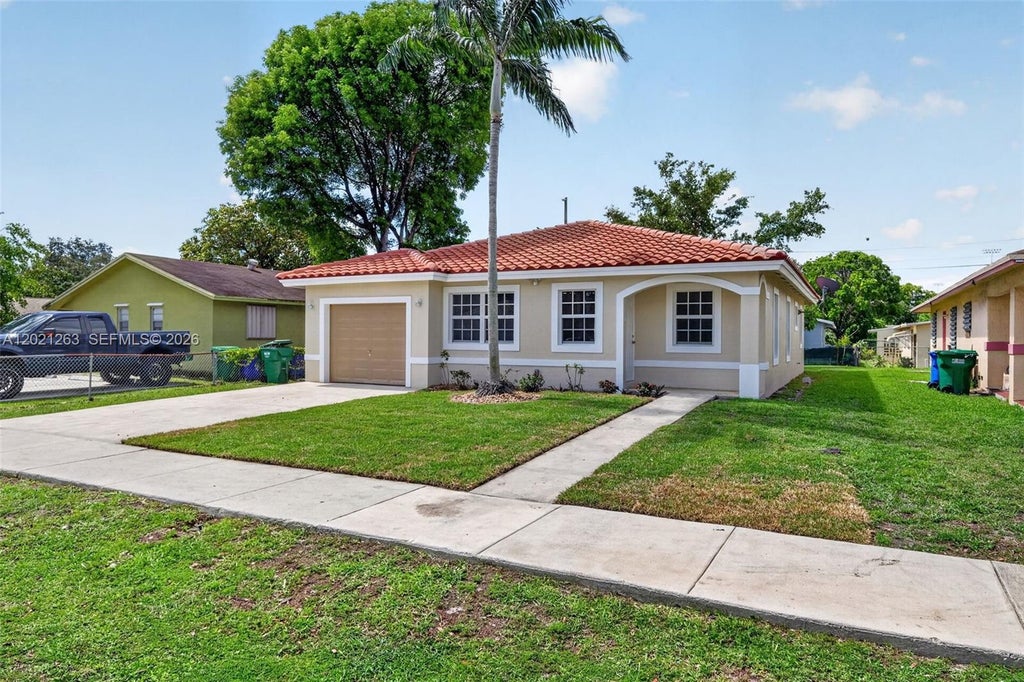 Photo of 2620 NW 15th St, Fort Lauderdale, FL 33311 (MLS # A12021263)
