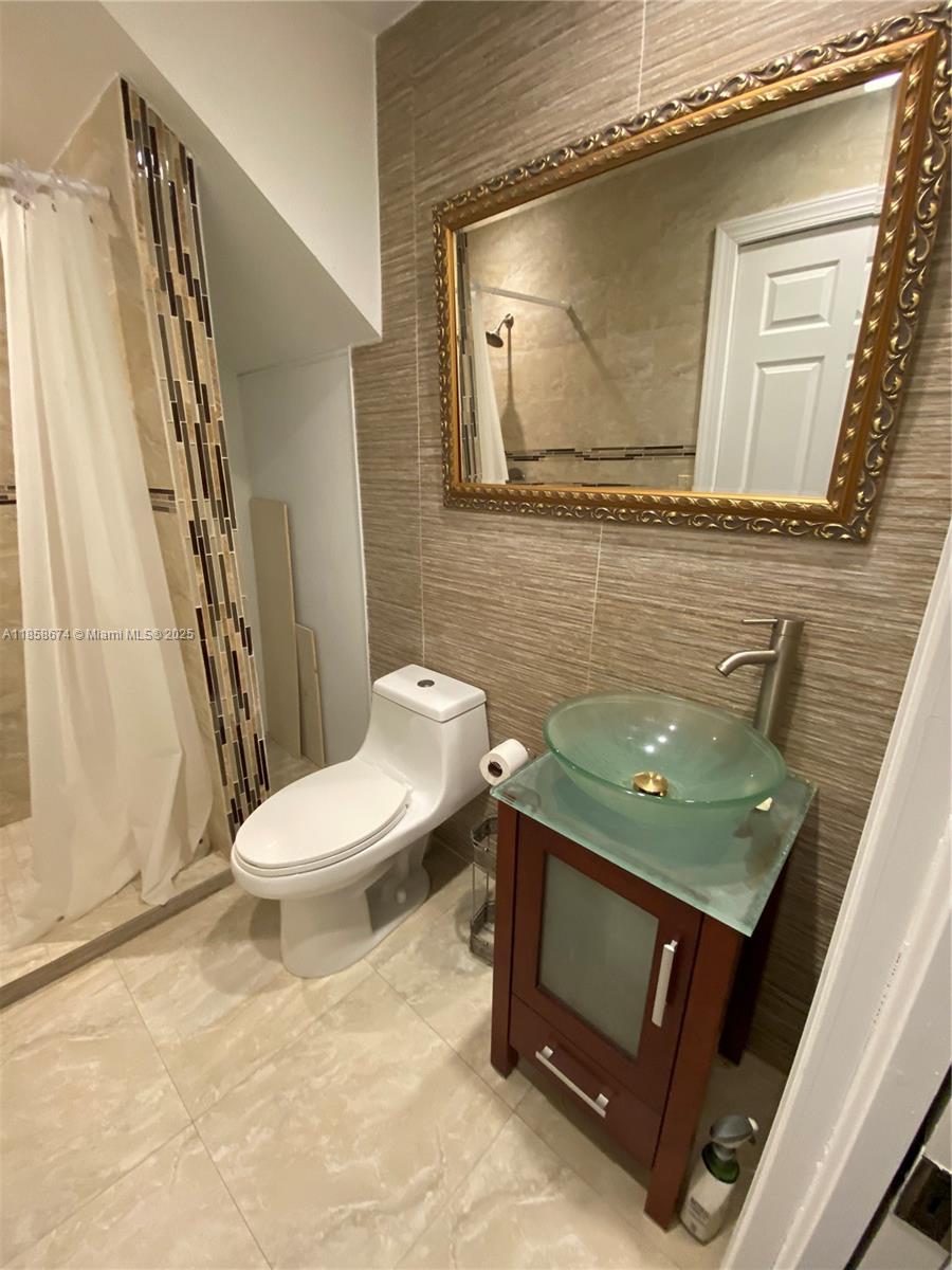 MARQUIS VILLAS I CONDO - Residential Lease