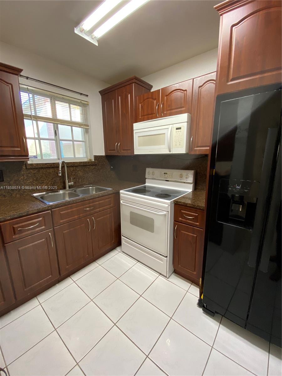 MARQUIS VILLAS I CONDO - Residential Lease