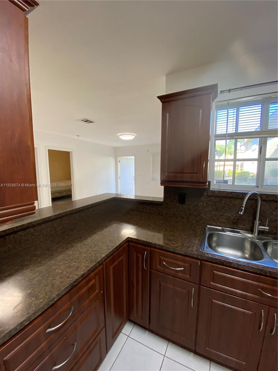 MARQUIS VILLAS I CONDO - Residential Lease