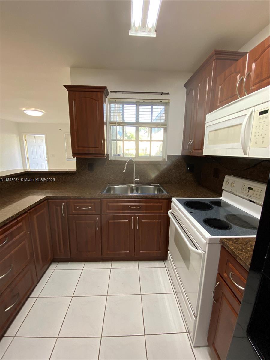 MARQUIS VILLAS I CONDO - Residential Lease