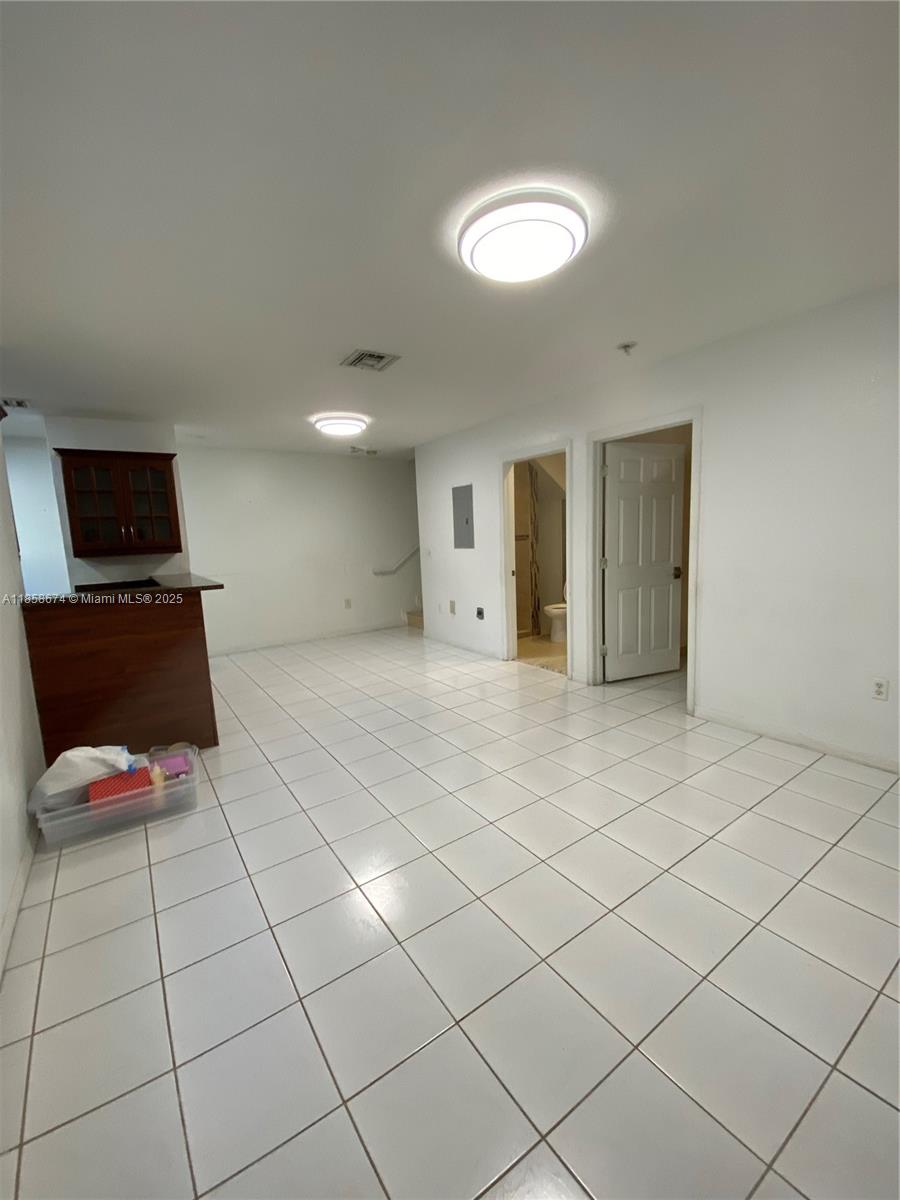 MARQUIS VILLAS I CONDO - Residential Lease