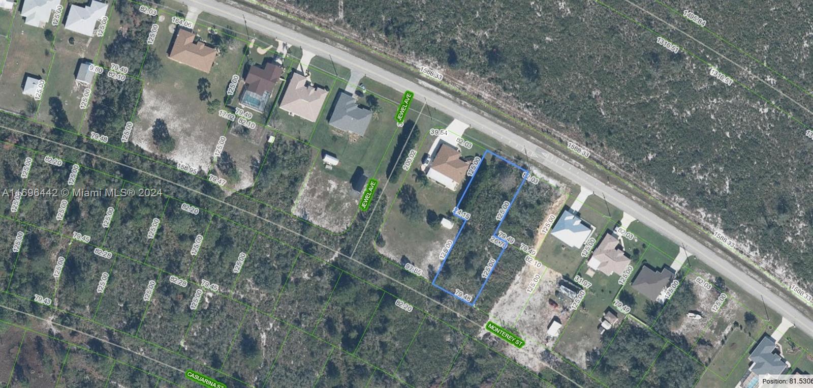 OWNER WILL FINANCE!!! 5K DOWN 790.07 A MONTH FOR 60 MONTHS AT 7% INTREST. Sun N Lakes community, a perfect place to build your dream home in which to raise your kids or retire. The Sun N Lakes community offers 2 18-Hole championship golf courses, restaurant, clubhouse, gym, playground, community pool, splash pad, community center, fitness center, pickle ball, and tennis. Sebring is centrally located 1.5 hours from Disney, 1.5 hours from Tampa and 1.45 hours from Ana Maria Island Beaches. Located close to Advent health and Sun N Lake Elementary. Huge double lot that can be divided to build two homesites. Lots are going quickly!