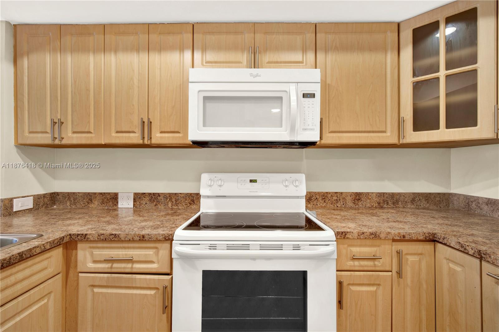 KENLAND POINTE CONDO IV - Residential