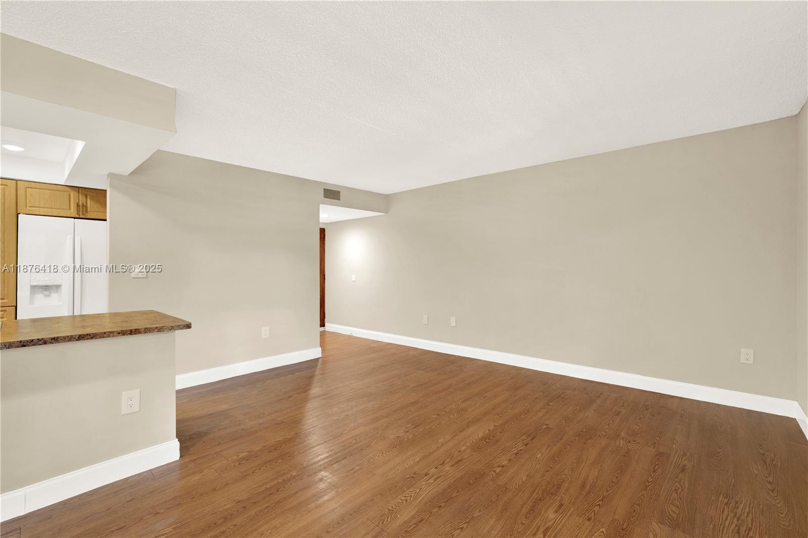 KENLAND POINTE CONDO IV - Residential