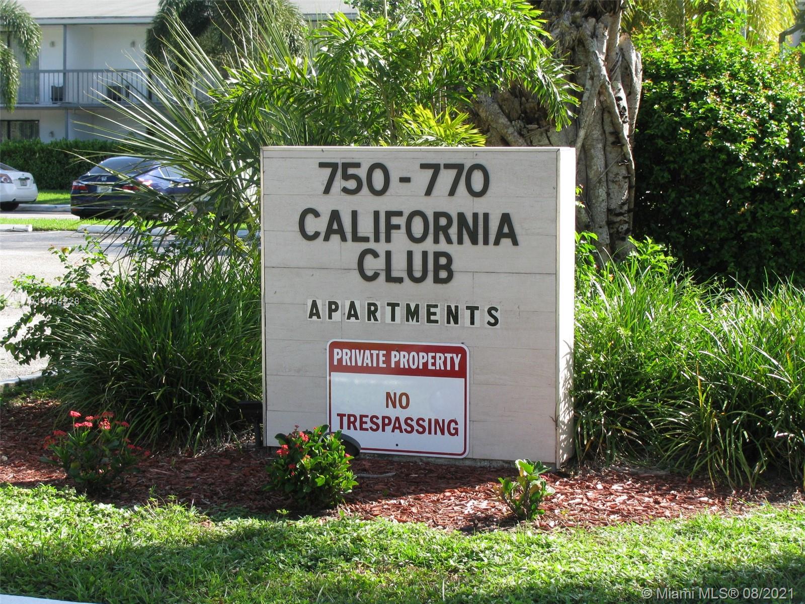 "BIG STUDIO" - RAPID APPROVAL! ! Beautiful studio with large balcony. Only 5 minutes to the AVENTURA MALL and Hard ROCK STADIUM; only 15 minutes to the beautiful South Florida Beaches. Plenty of Parking! For animal lovers PETS ALLOWED up TO 35 LBS.