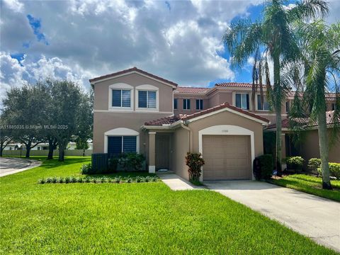 Photo of 11100 SW 17th Mnr, Davie, FL 33324 (MLS # A11885035)