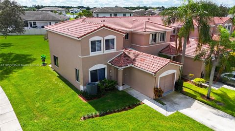 Photo of 11100 SW 17th Mnr, Davie, FL 33324 (MLS # A11885035)