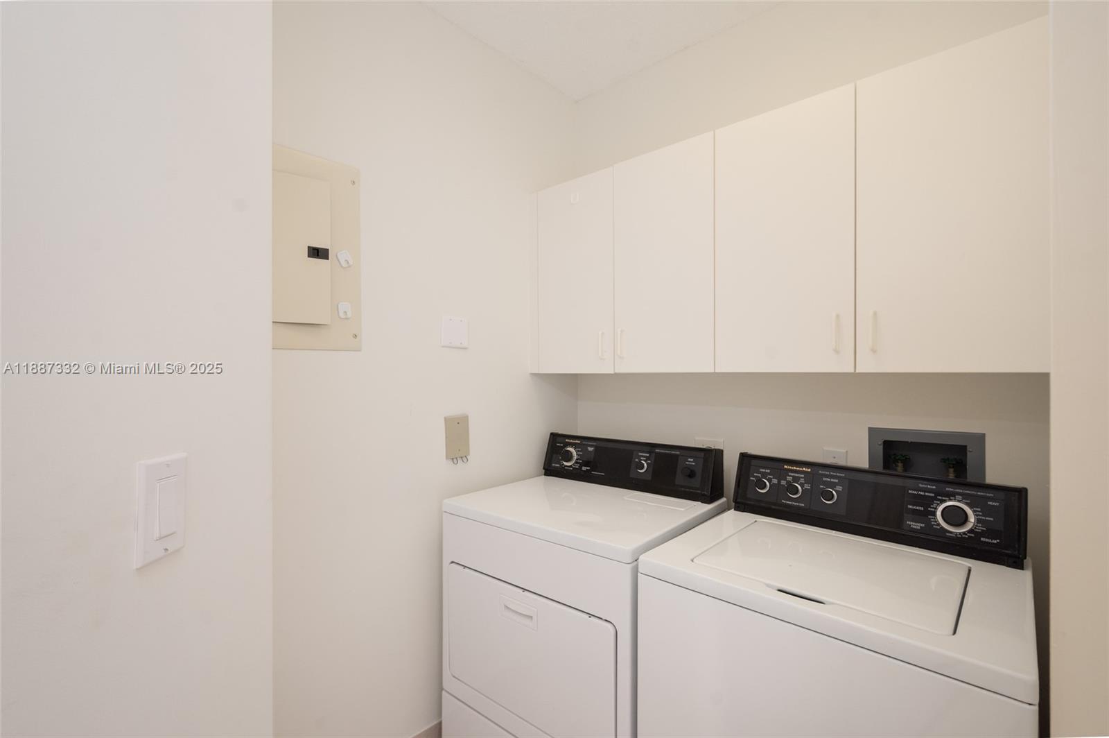 Williams Island - Residential