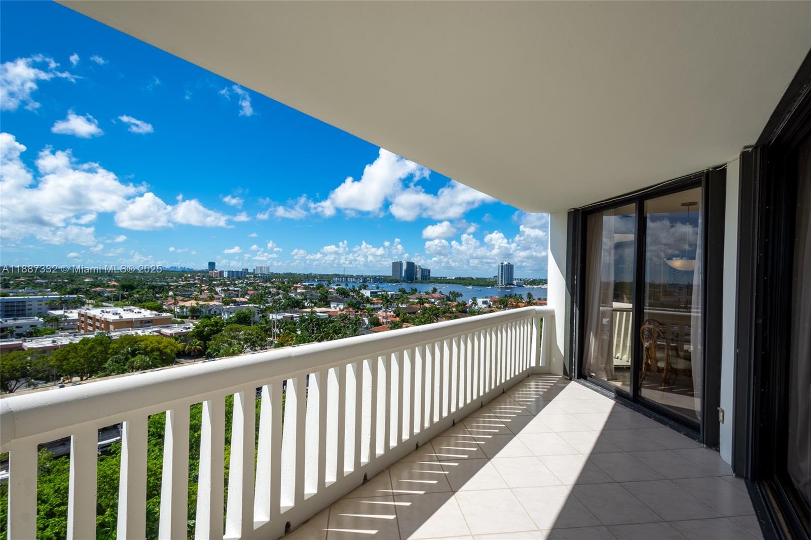 Williams Island - Residential