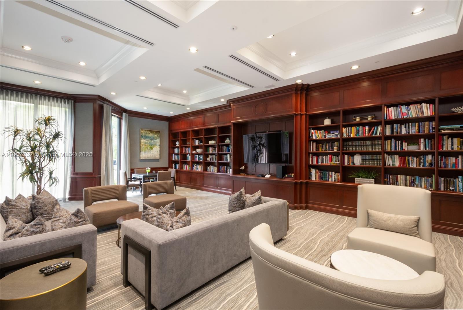 Williams Island - Residential