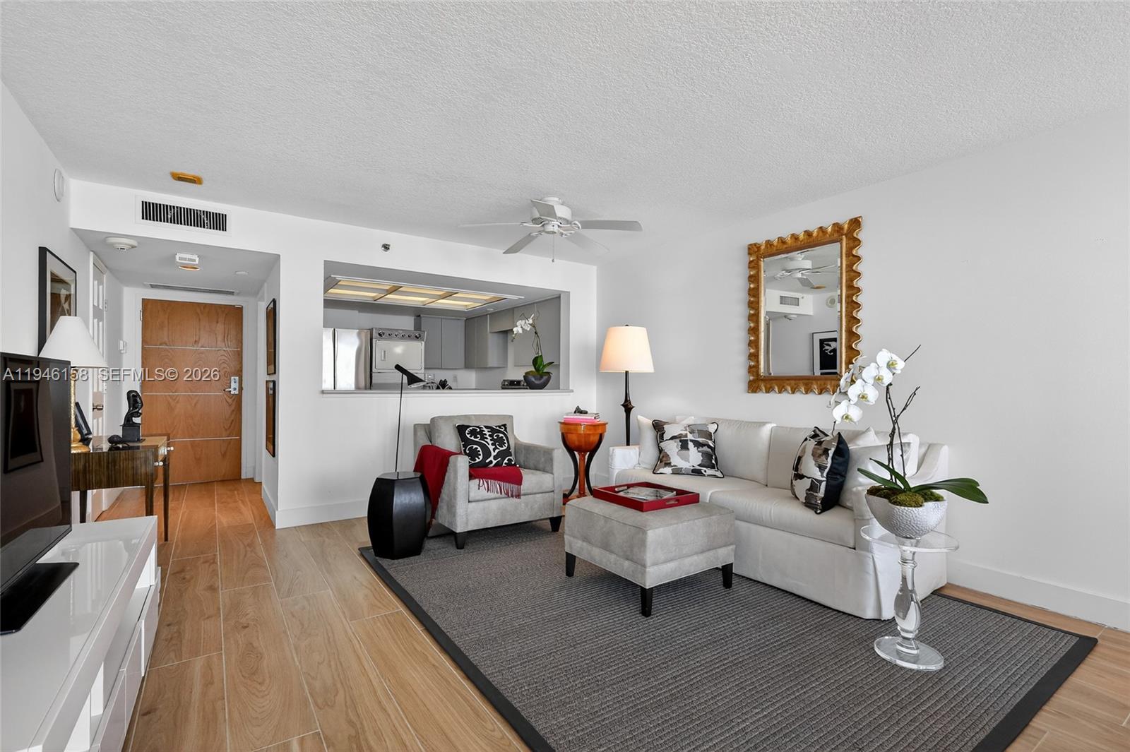 400 S Pointe Dr 1608