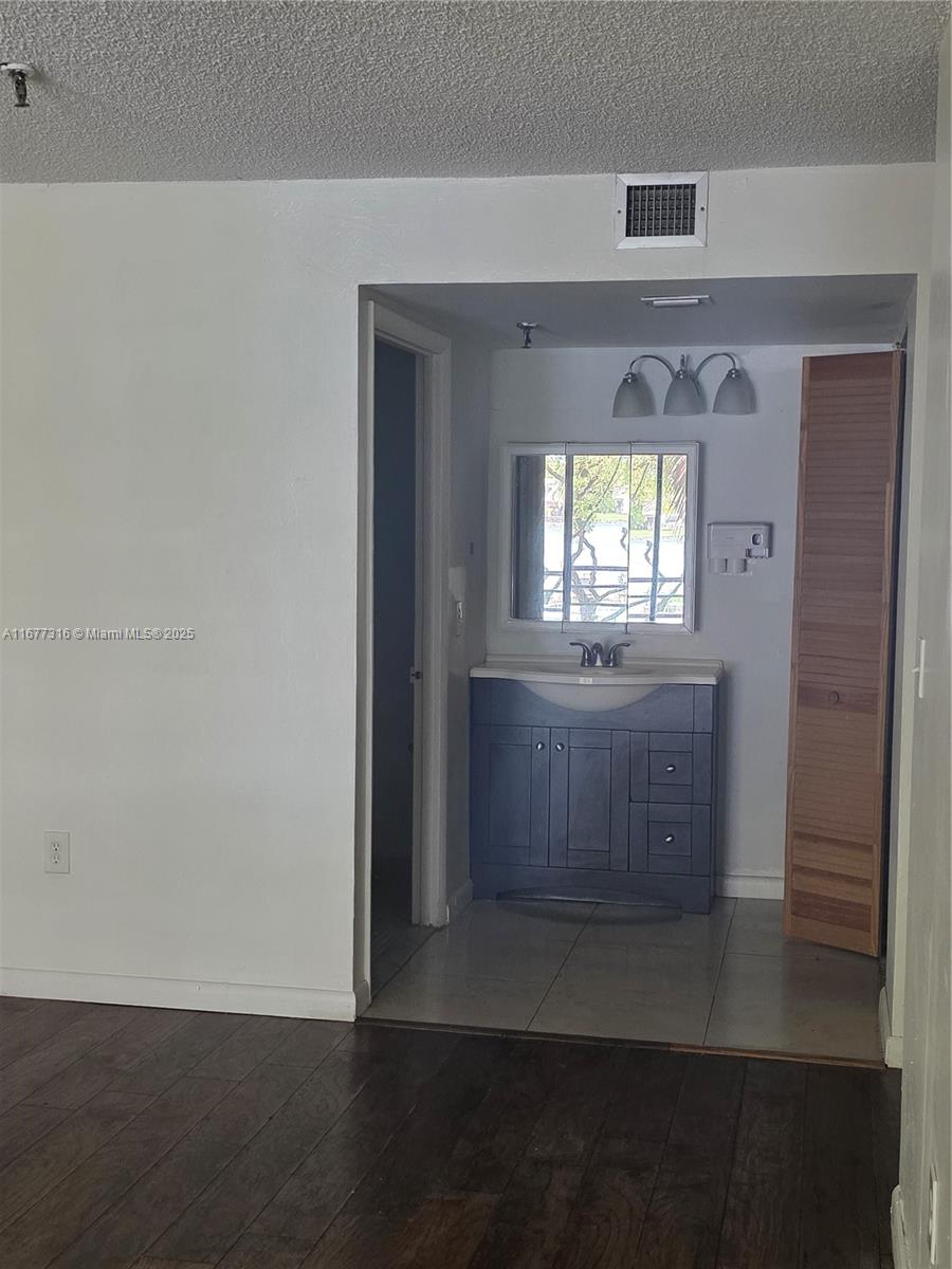 COCO WOOD - Residential