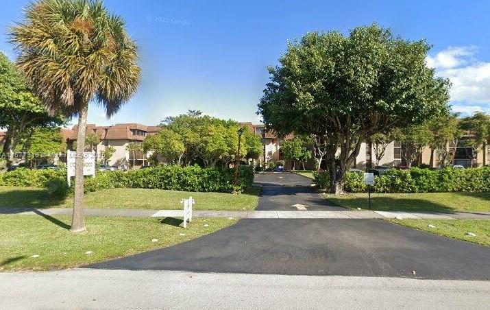 661 Ne 195th St 215, Miami, Broward County, Florida - 2 Bedrooms  
2 Bathrooms - 