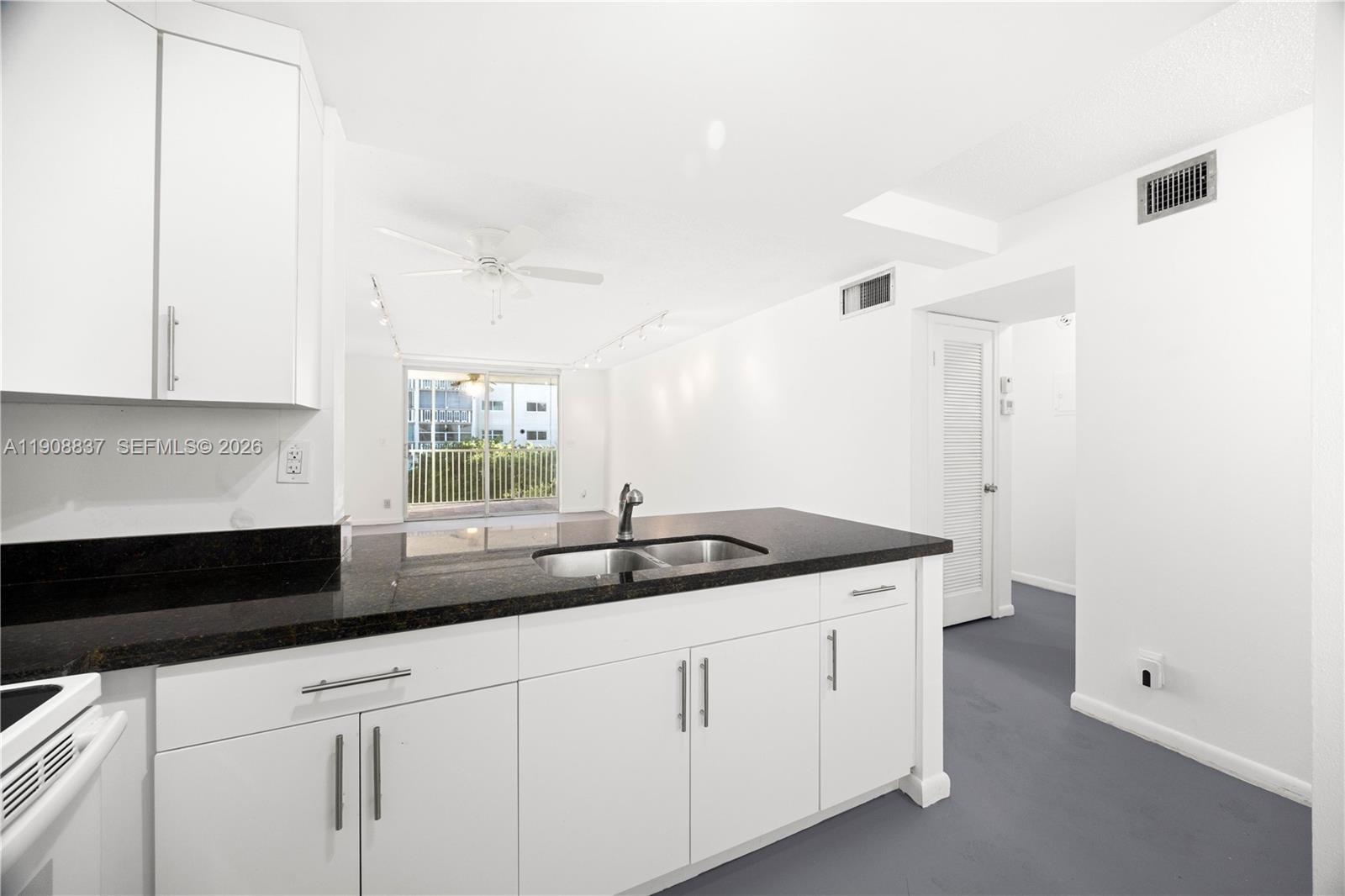 MEADOWBROOK TOWERS CONDO - Residential