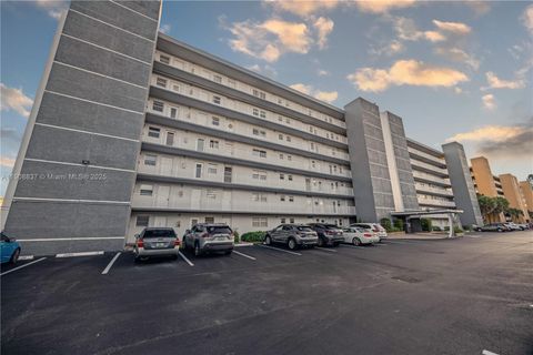 Photo of 619 NE 14th Ave #304, Hallandale Beach, FL 33009 (MLS # A11908837)