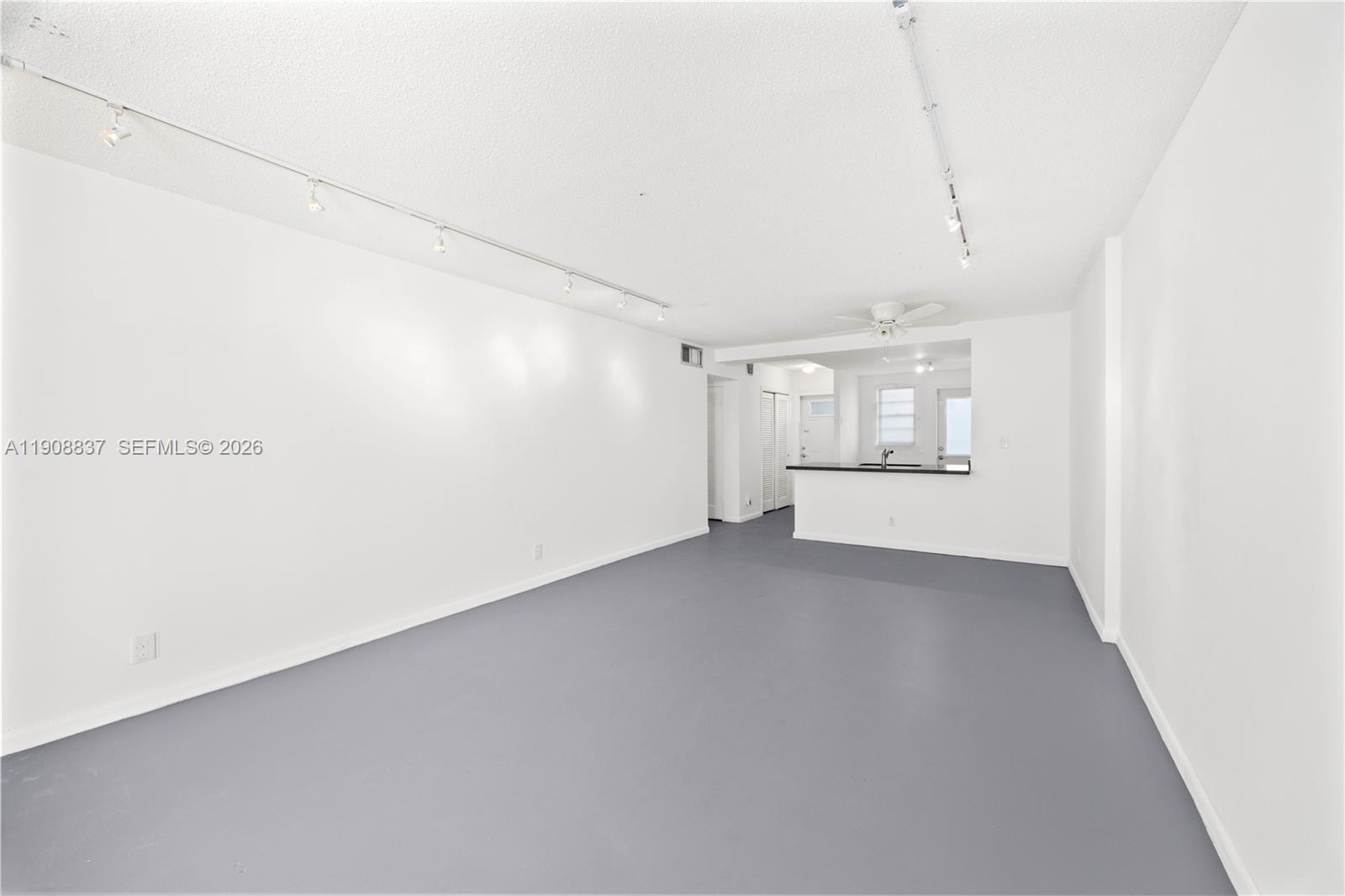 MEADOWBROOK TOWERS CONDO - Residential