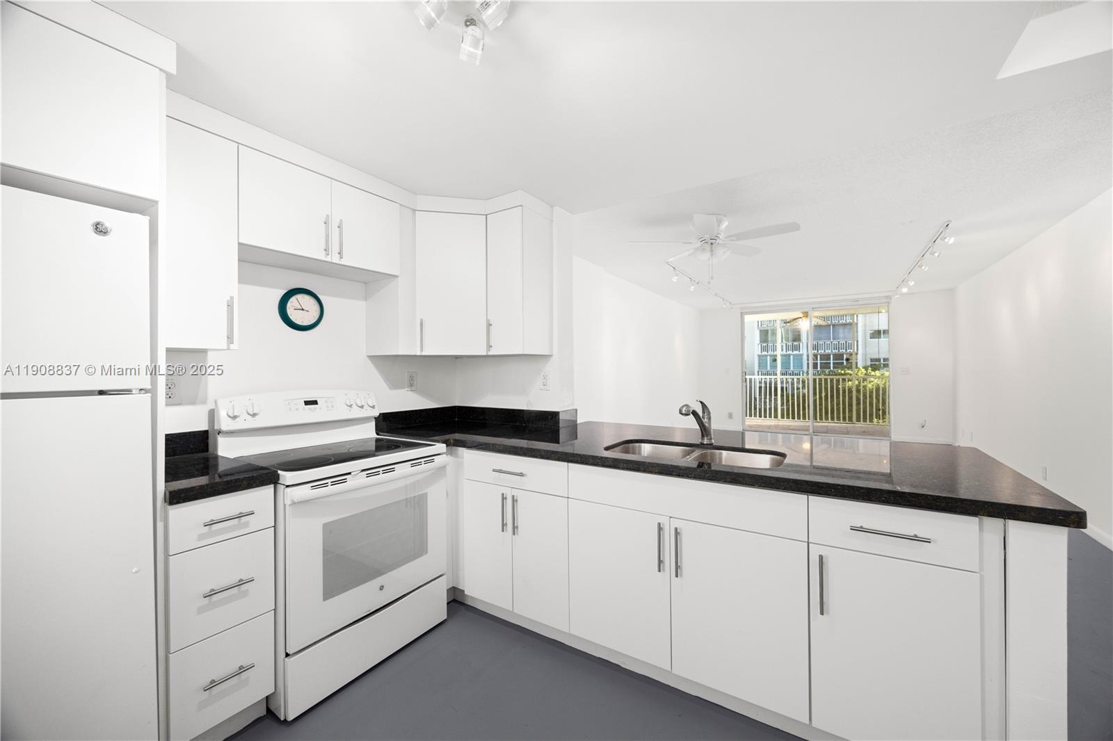 MEADOWBROOK TOWERS CONDO - Residential