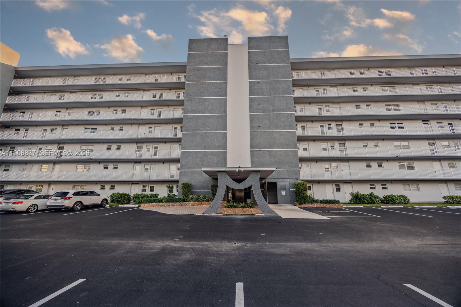 MEADOWBROOK TOWERS CONDO - Residential