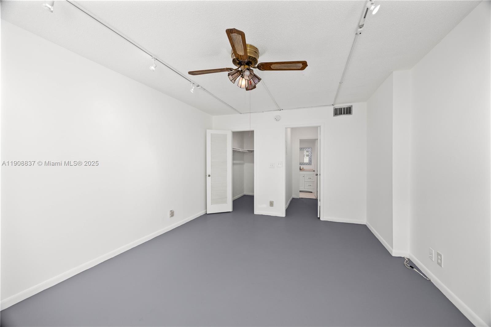 MEADOWBROOK TOWERS CONDO - Residential