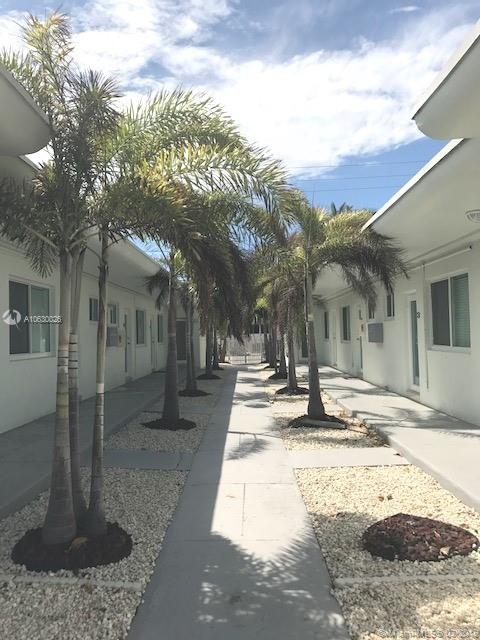 BISCAYNE BCH SUB - Residential Lease
