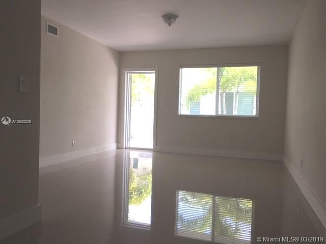 BISCAYNE BCH SUB - Residential Lease