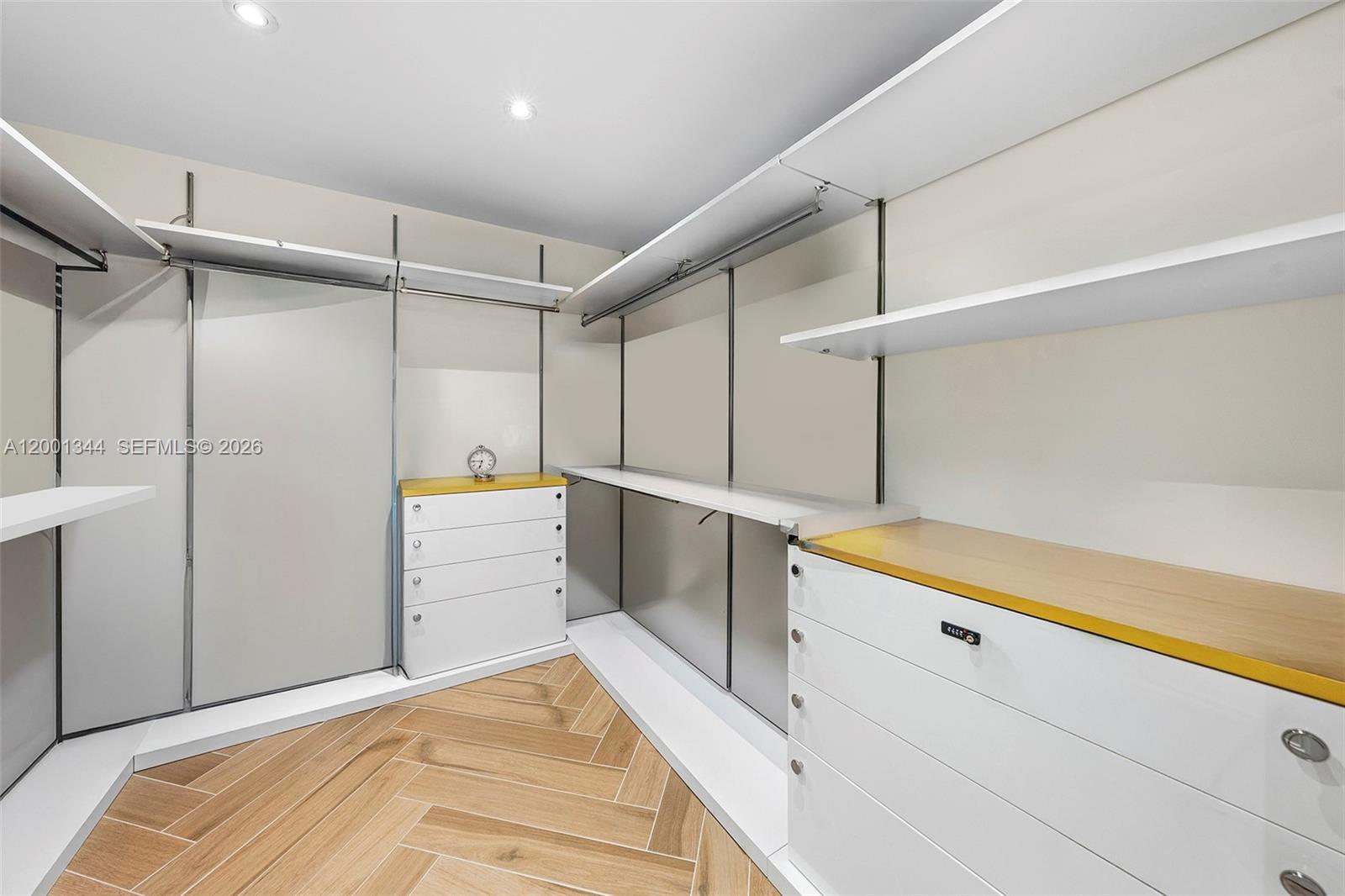 ALTOS DEL MAR NO. 5 - Residential