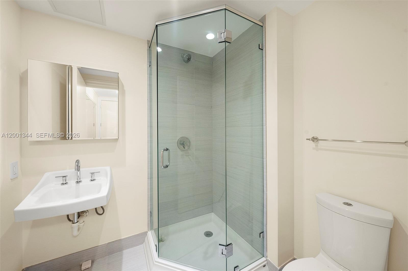 ALTOS DEL MAR NO. 5 - Residential