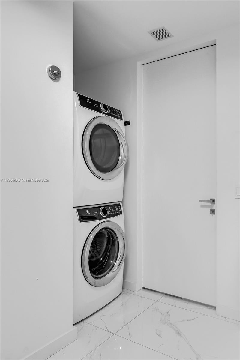 18975 COLLINS CONDO - Residential Lease