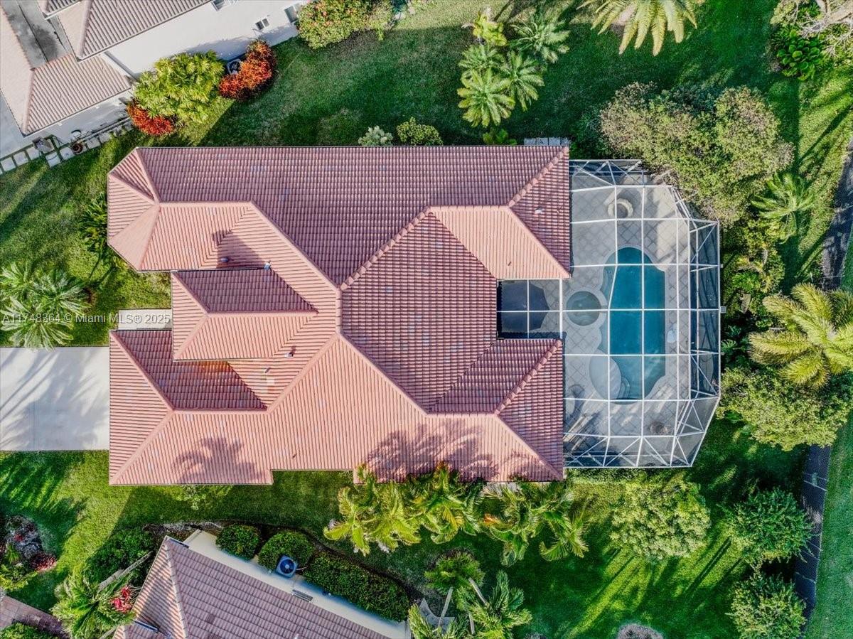 2813 Augusta Ln, Homestead, FL, 33035/$629,000 2 2813 Augusta Ln