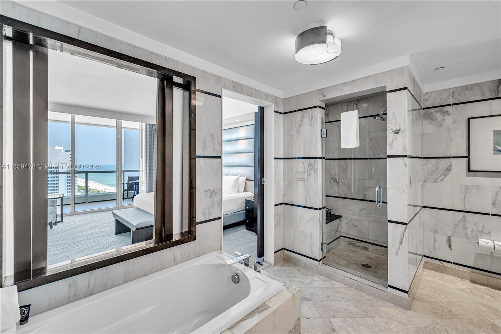 FONTAINEBLEAU III OCEAN C - Residential