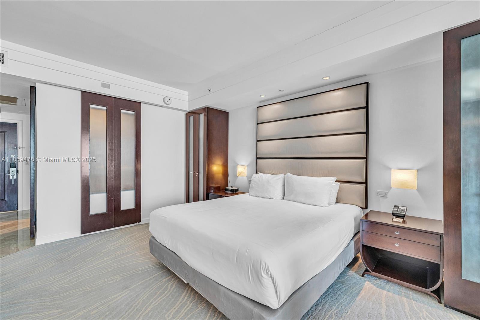 FONTAINEBLEAU III OCEAN C - Residential