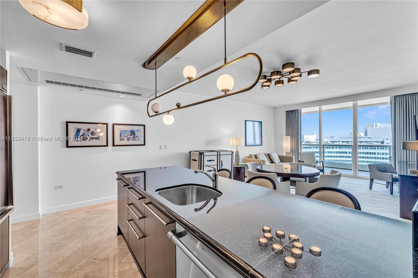 FONTAINEBLEAU III OCEAN C - Residential