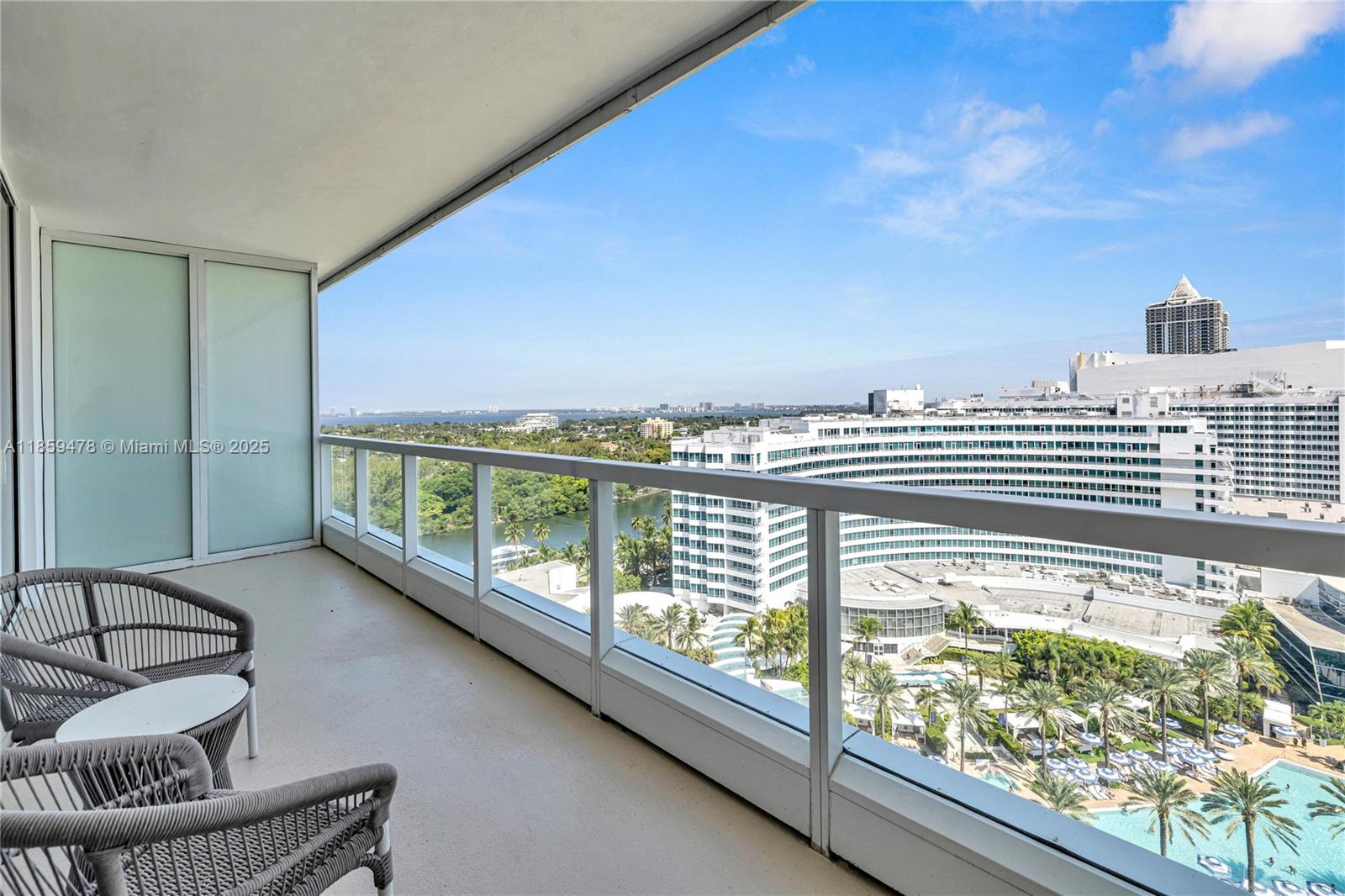 FONTAINEBLEAU III OCEAN C - Residential