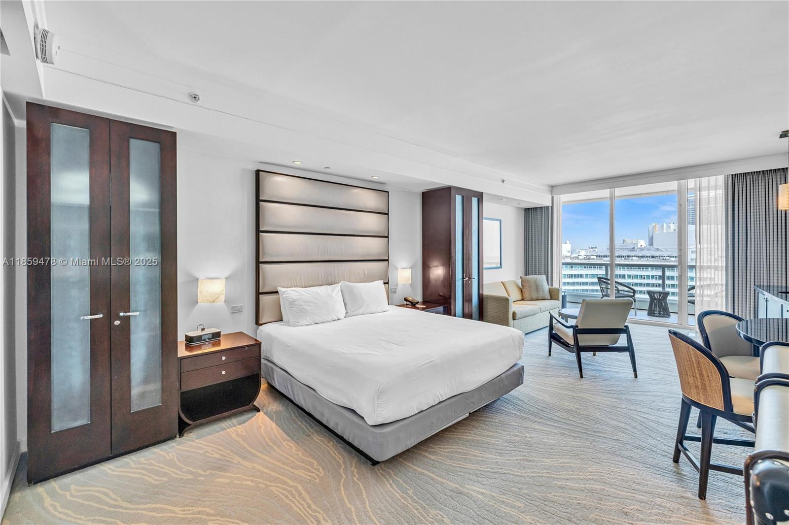 FONTAINEBLEAU III OCEAN C - Residential