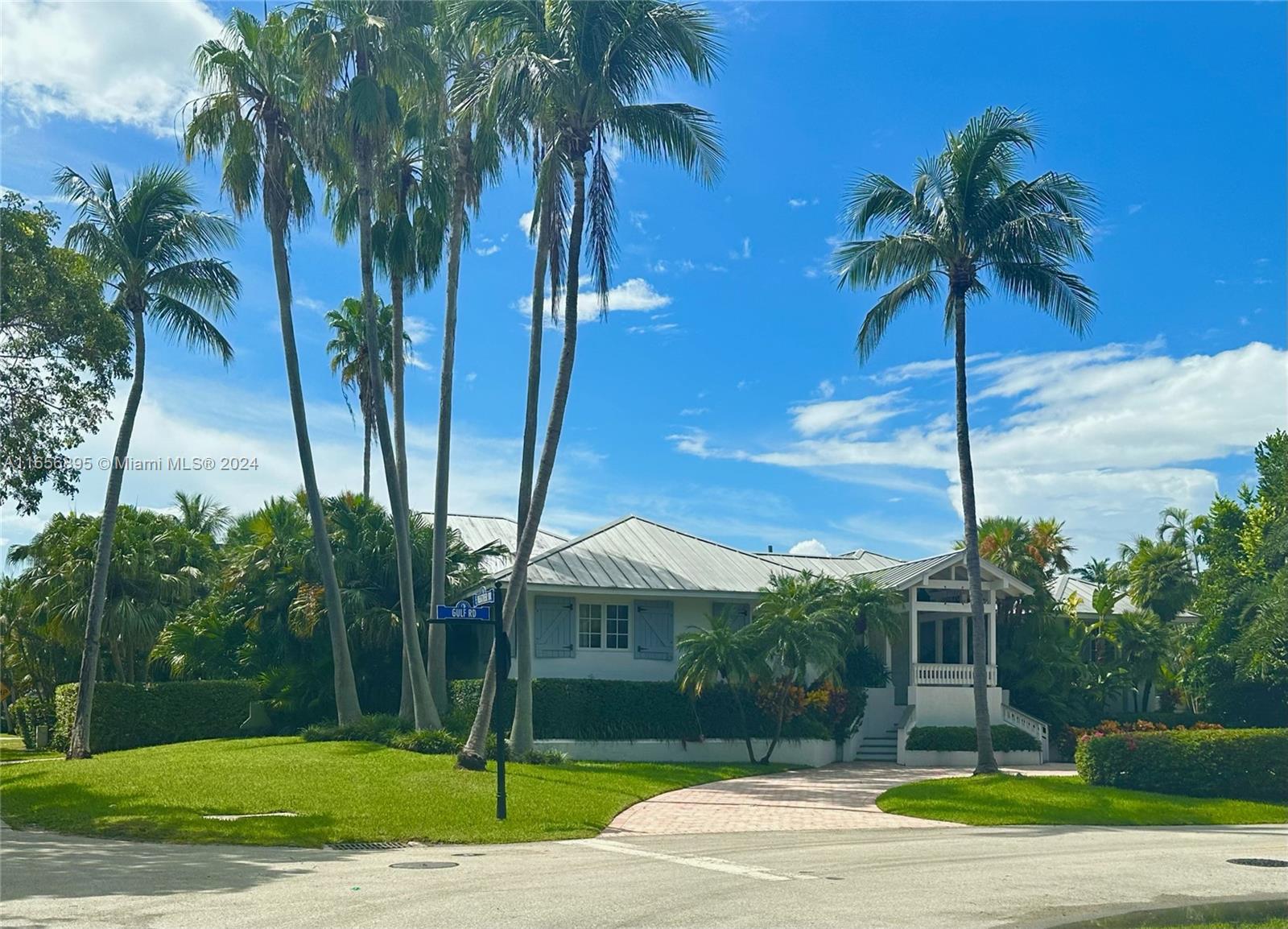 390 Gulf Rd, Key Biscayne, Miami-Dade County, Florida - 4 Bedrooms  
4 Bathrooms - 