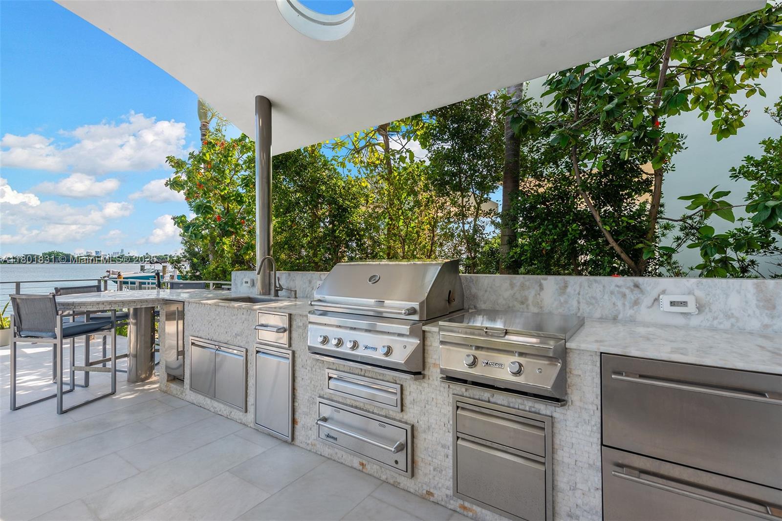 BISCAYNE POINT - Residential