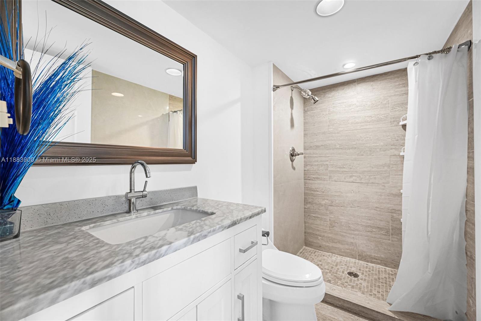 CORONADO CONDO- TOWER II - Residential Lease