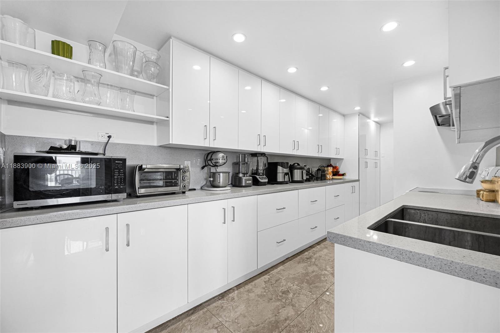 CORONADO CONDO- TOWER II - Residential Lease