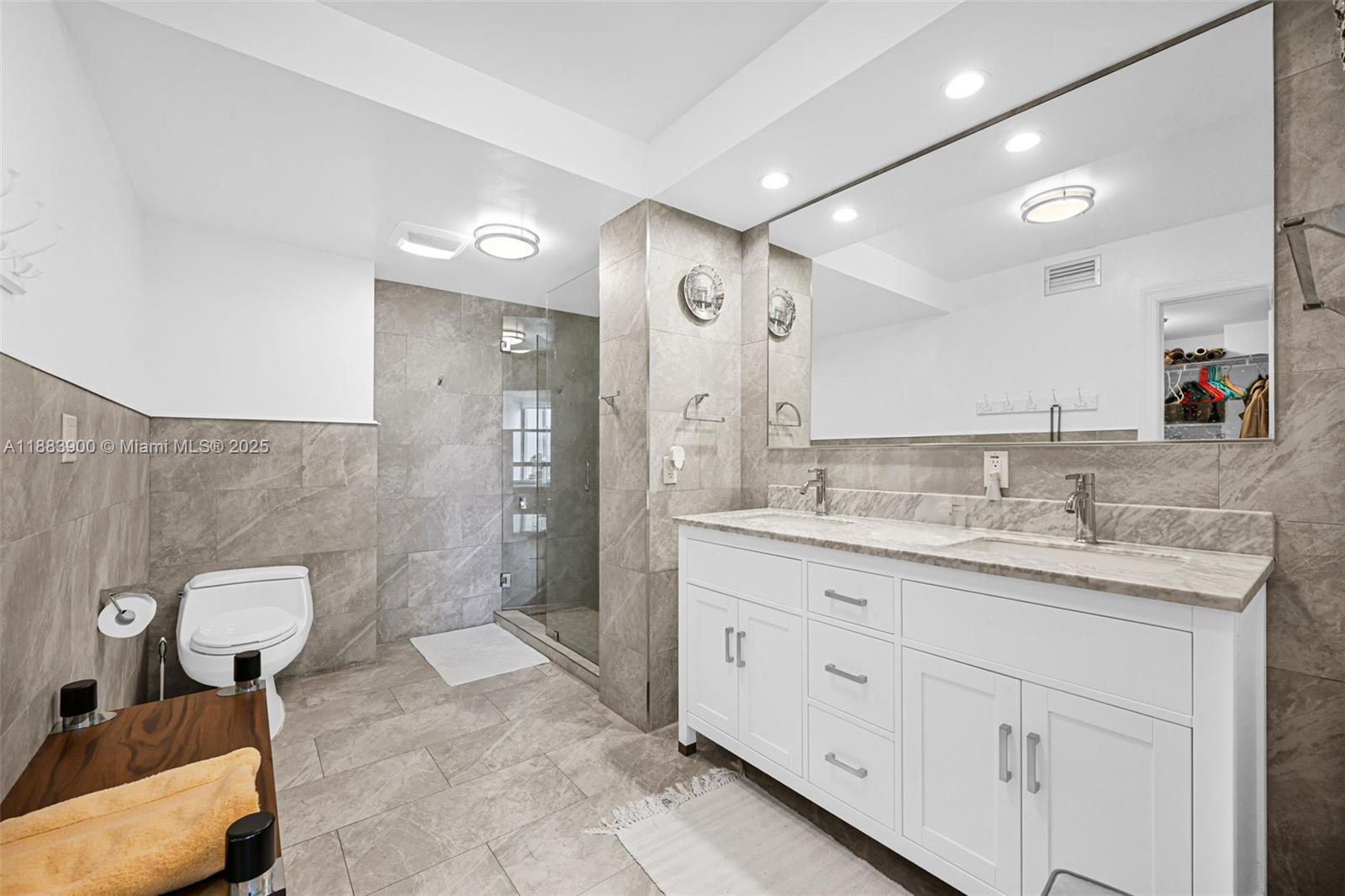 CORONADO CONDO- TOWER II - Residential Lease