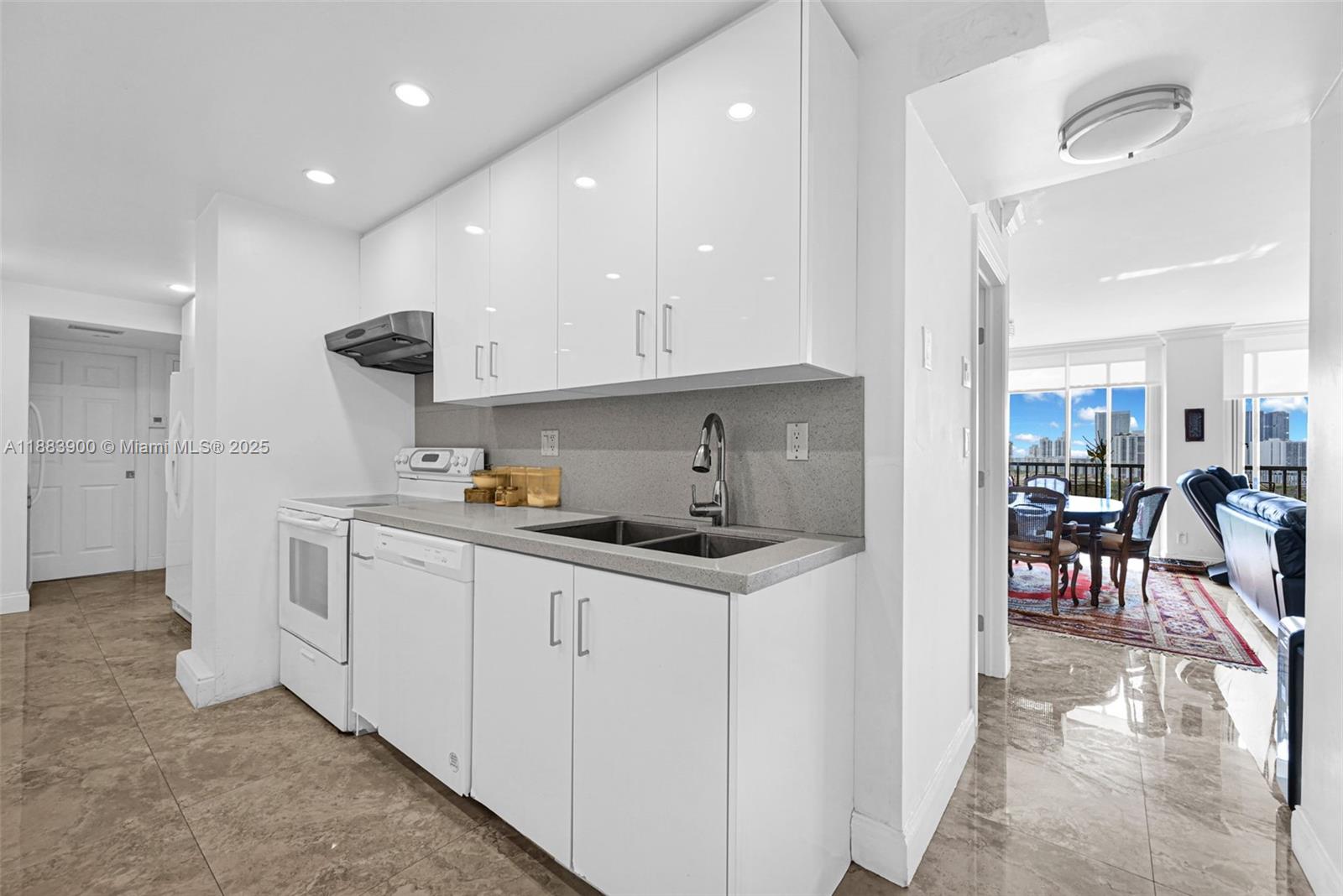 CORONADO CONDO- TOWER II - Residential Lease