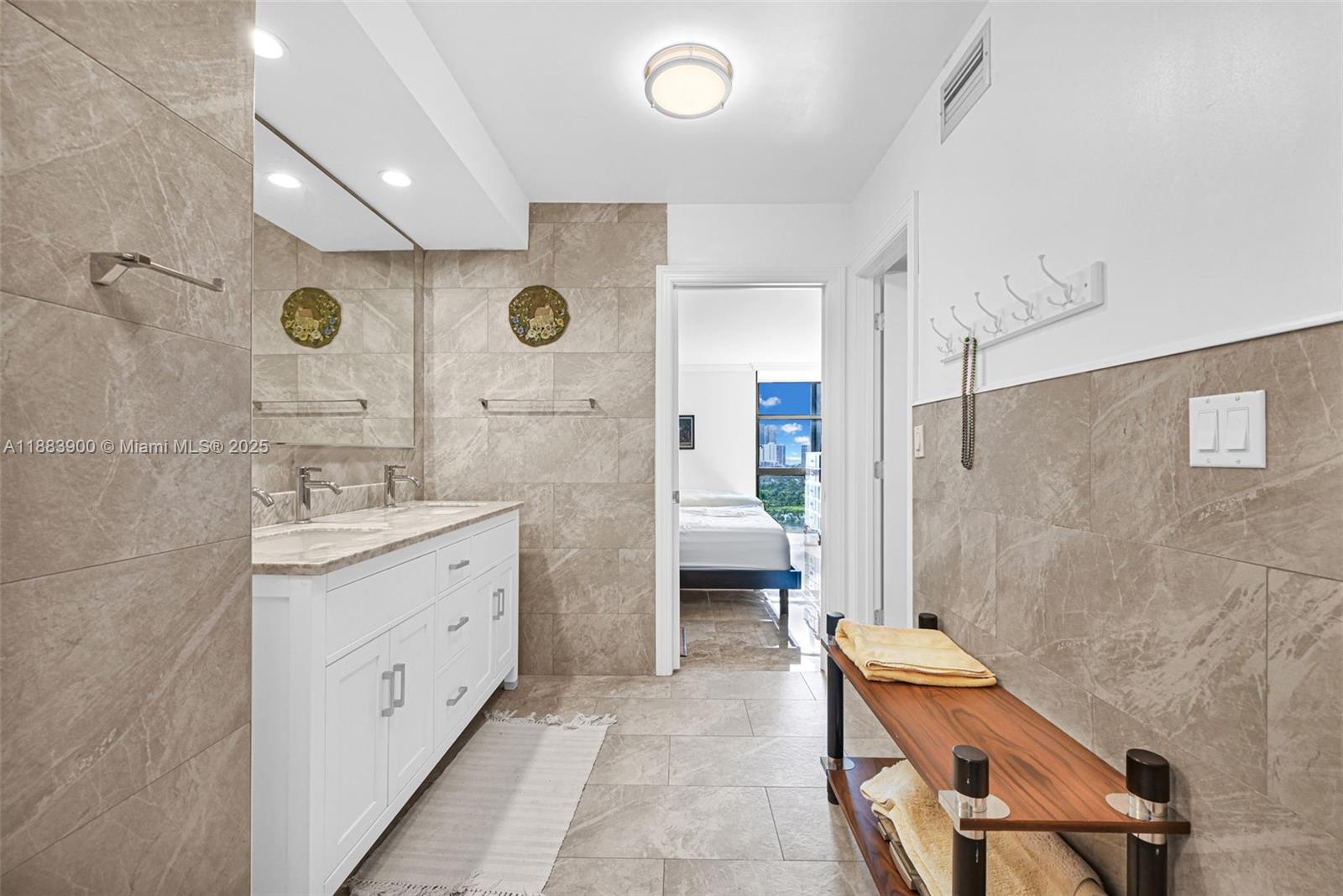 CORONADO CONDO- TOWER II - Residential Lease