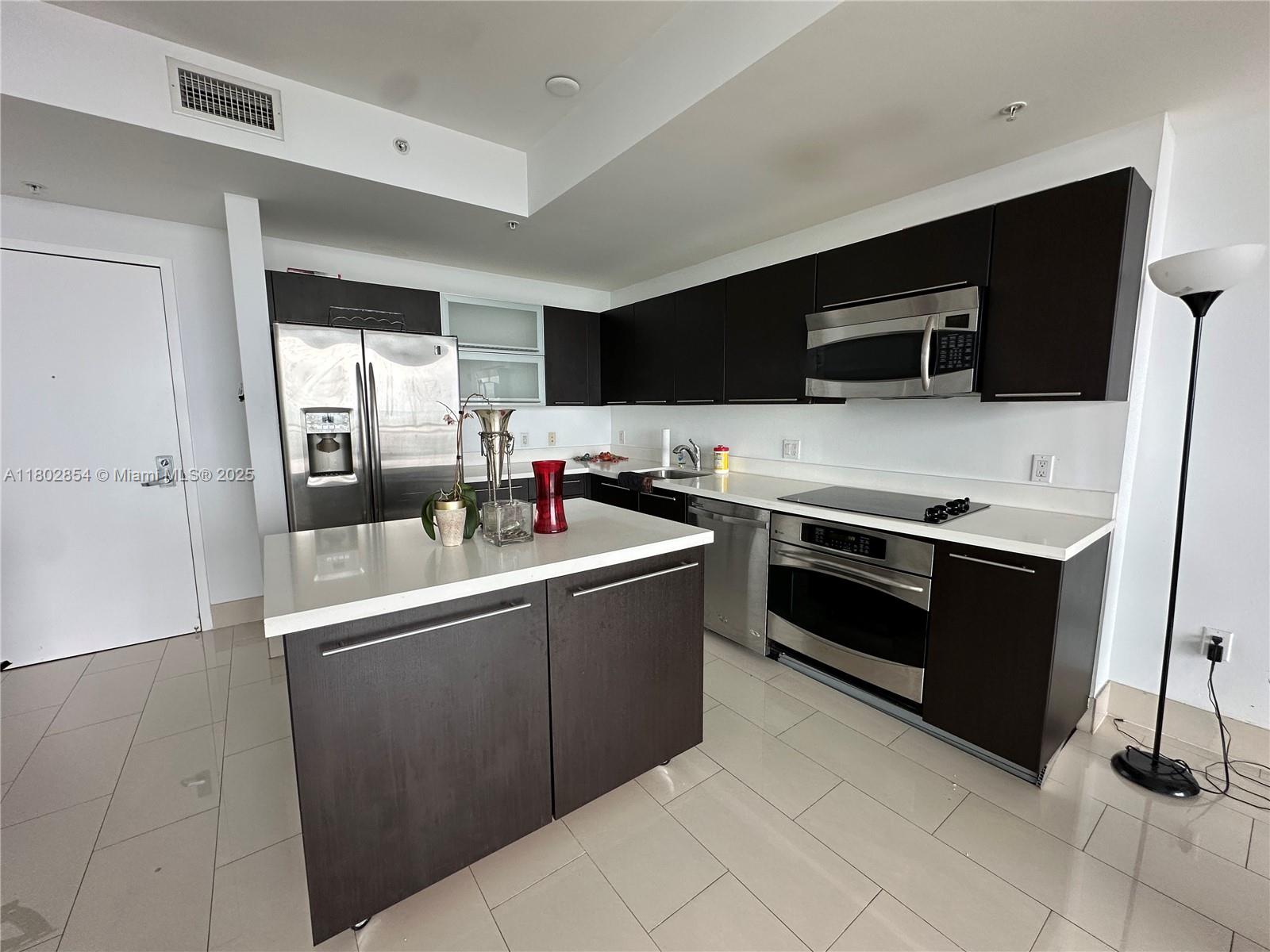 Rental Property at 90 Sw 3rd St 4106, Miami, Broward County, Florida - Bedrooms: 2 
Bathrooms: 2  - $3,900 MO.