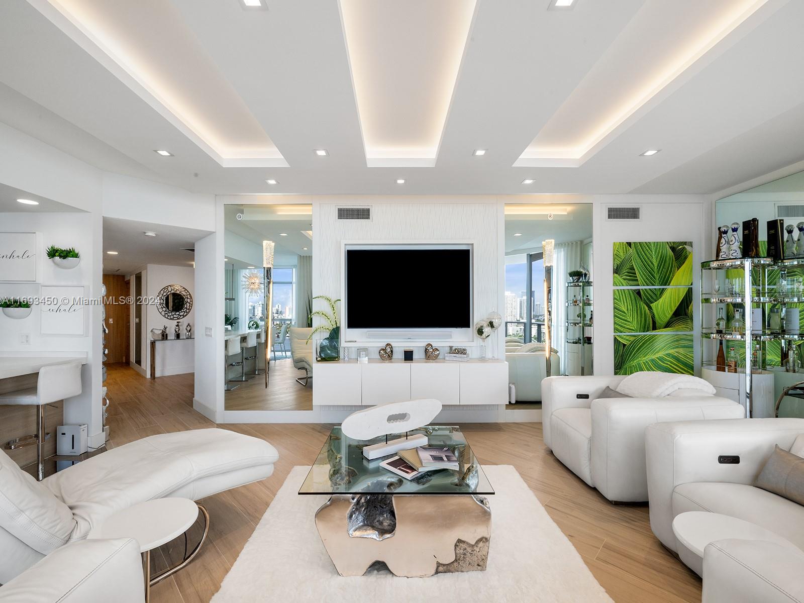 17301 Biscayne Blvd 1810