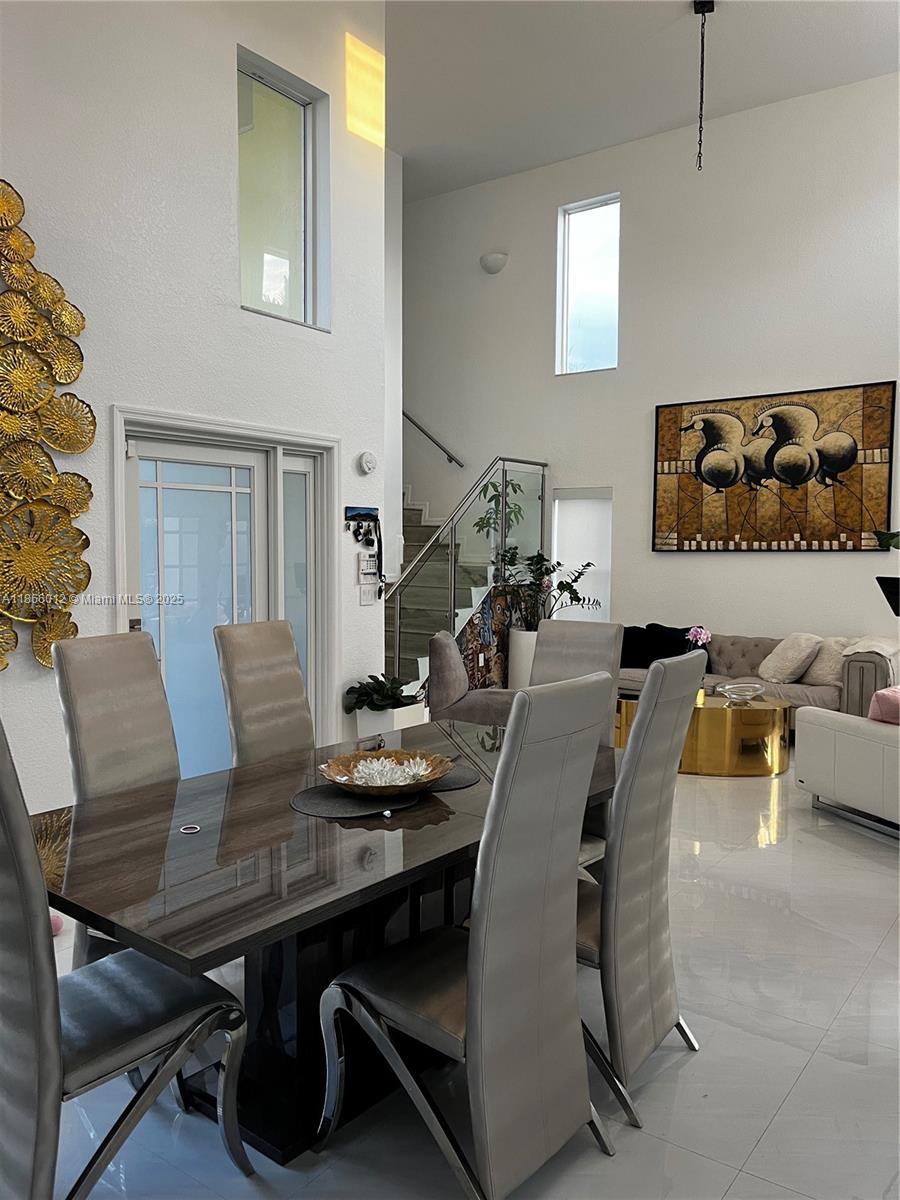 HOLLYWOOD LAKES COUNTRY C - Residential