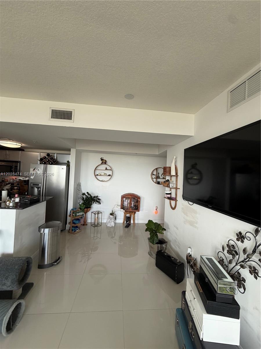 TERRAZAS RIVERPARK VILLAG - Residential