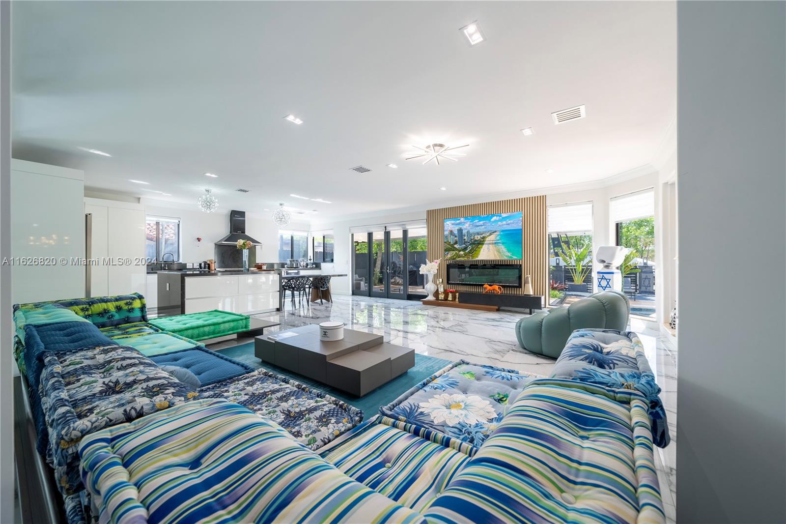 EASTERN SHORES - Residential